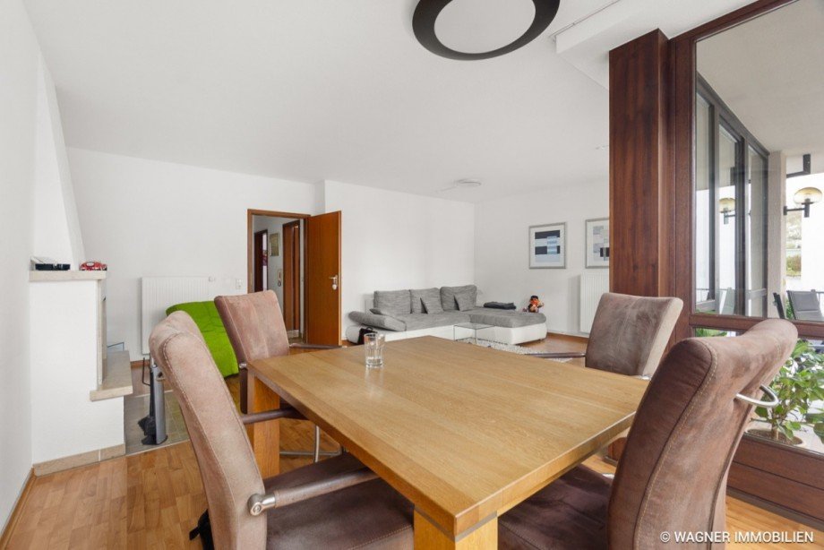 Wohnen und Essen Etagenwohnung Wiesbaden