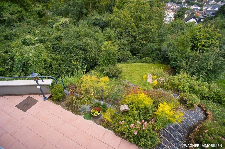 garden and terrace Einfamilienhaus Wiesbaden