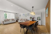 Wohn- und Essbereich Moderne 3-Zimmer-Wohnung mit Balkon, Carport & EBK in gepflegtem Haus (Bj. 2004) | WAGNER IMMOBILIEN