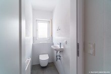 guest toilet Modernized, spacious house with garden and garage | WAGNER IMMOBILIEN