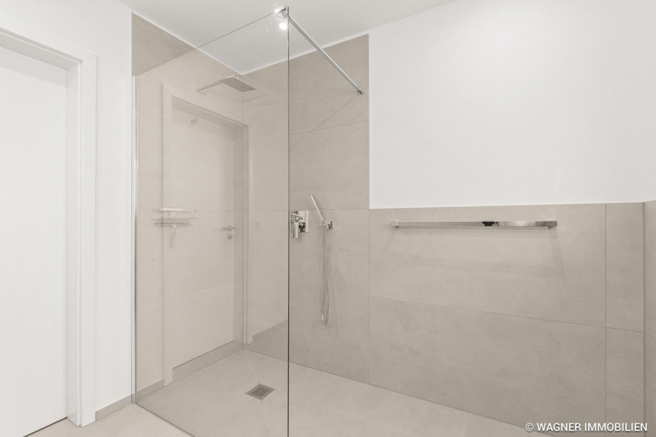master bathroom Erdgeschosswohnung Wiesbaden