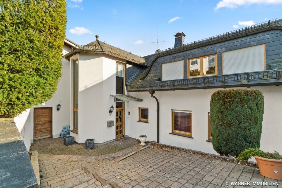 Frontansicht Einfamilienhaus Bad Schwalbach