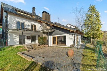 Hauptbild Großes Haus in Bad Schwalbach-OT | WAGNER IMMOBILIEN